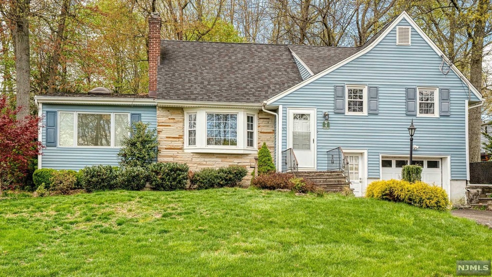 4 Archung Rd, Wayne, NJ 07470 - photo 1