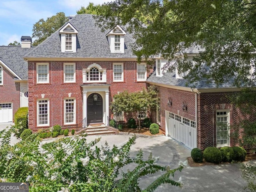 Home faces Margaret Mitchell and is not a cut thro
