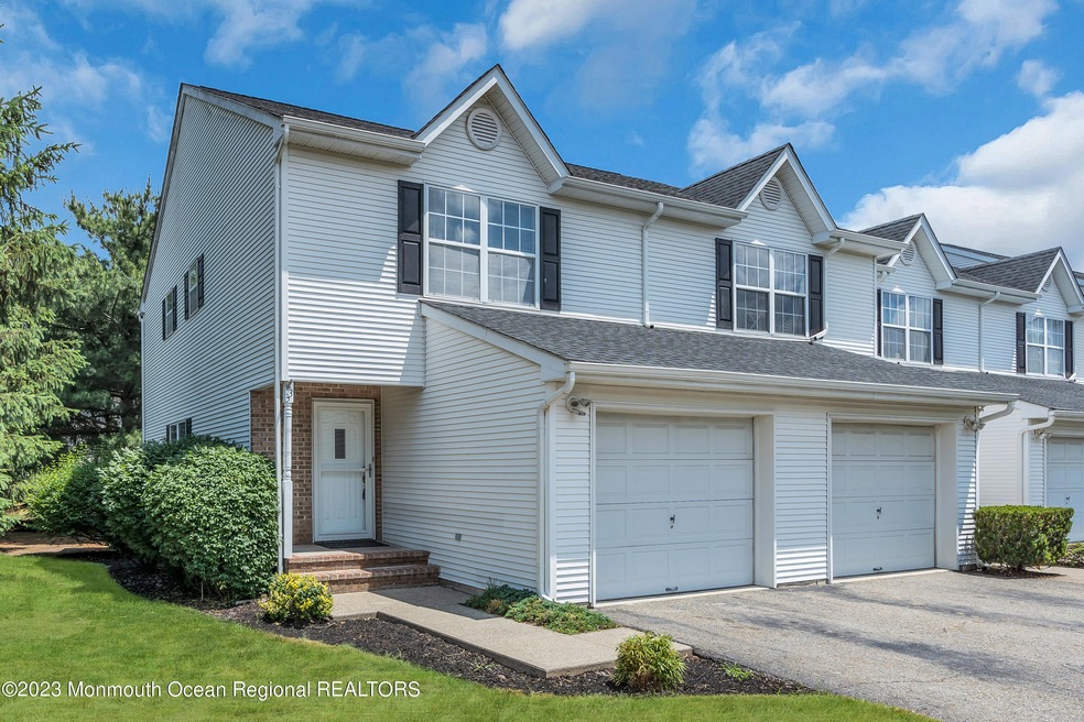 33 Lenny Ct, Matawan, NJ 07747 - photo 1