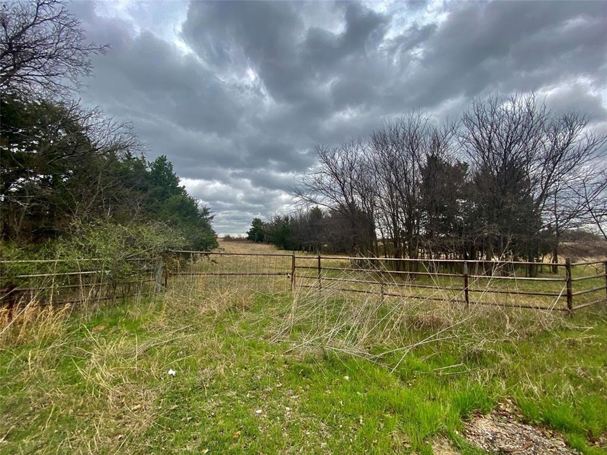 813 County Road 166, Whitesboro, TX 76273 - photo 1