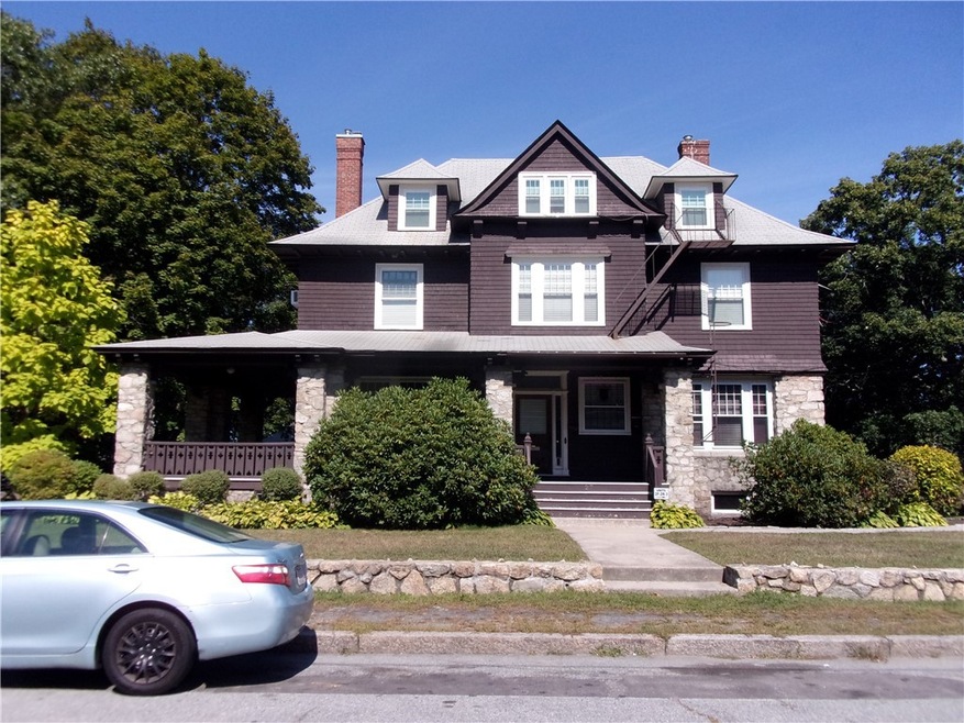 27 W Park Place unit 2F, Woonsocket, RI 02895 - photo 1