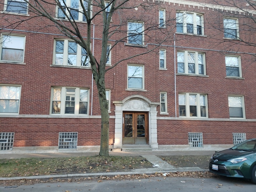 2217 W Ainslie St unit 1, Chicago, IL 60625 - photo 1