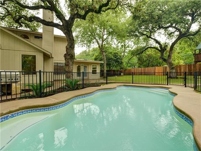 Home features a private backyard on a cul de sac, 