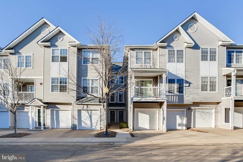 4526 Superior Square, Fairfax, VA 22033 - photo 1