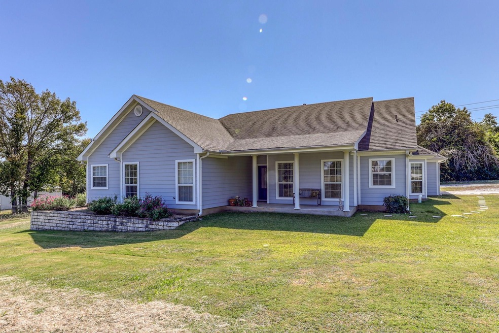 198 Shady Grove Ln, Weatherford, TX 76088 - photo 1