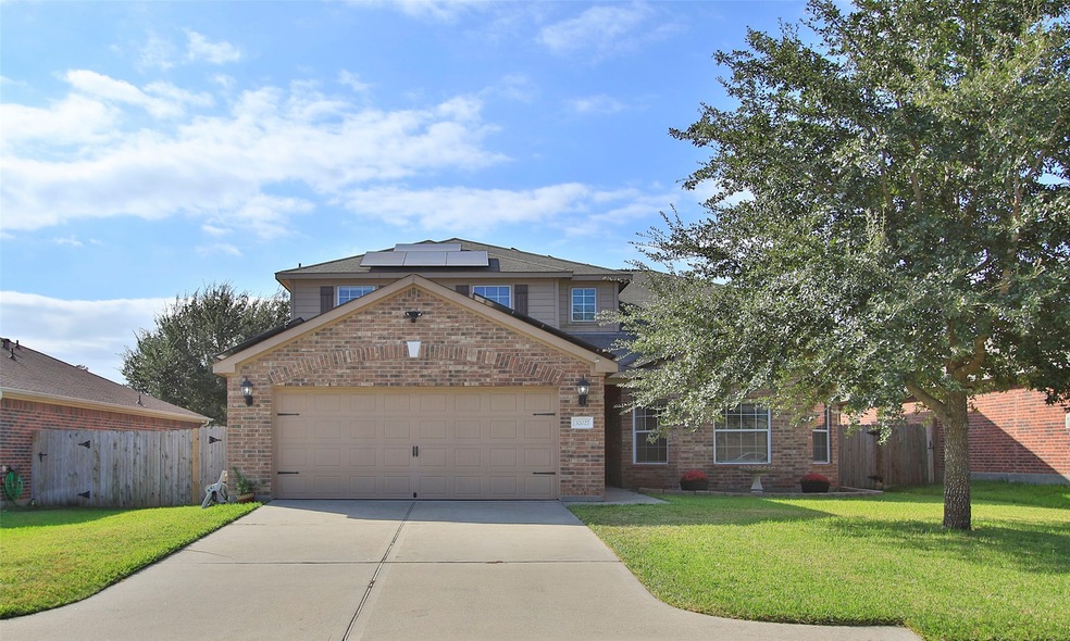32027 Sara Ln, Pinehurst, TX 77362 - photo 1
