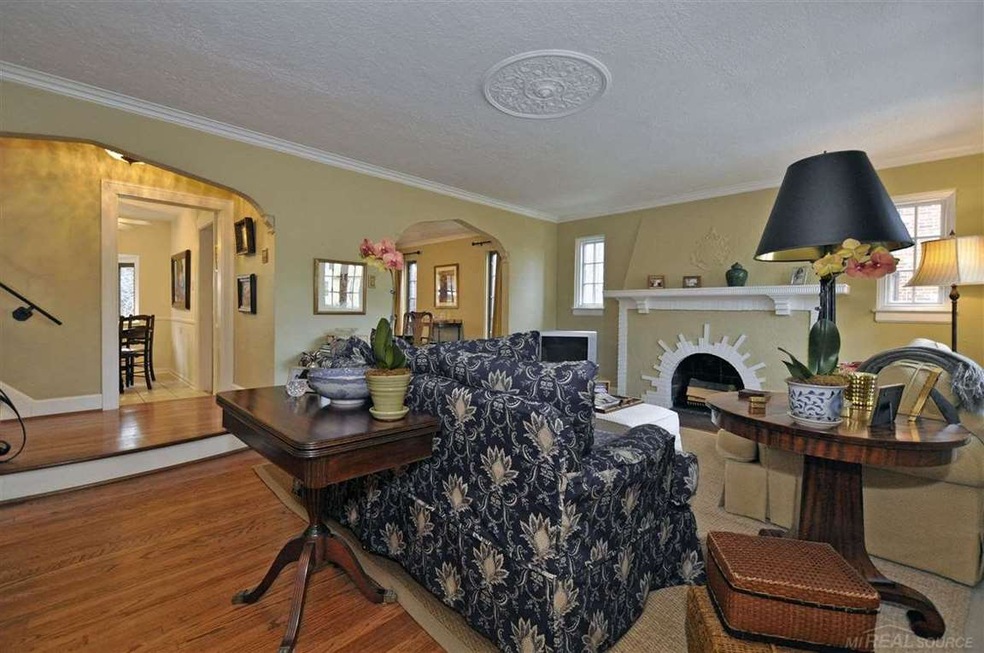 1215 Harvard Rd, Grosse Pointe, MI 48230 - photo 1