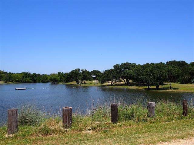 Beautiful common grounds and private lake