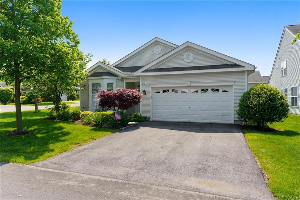 1814 Alexander Dr unit I73, Macungie, PA 18062 - photo 1