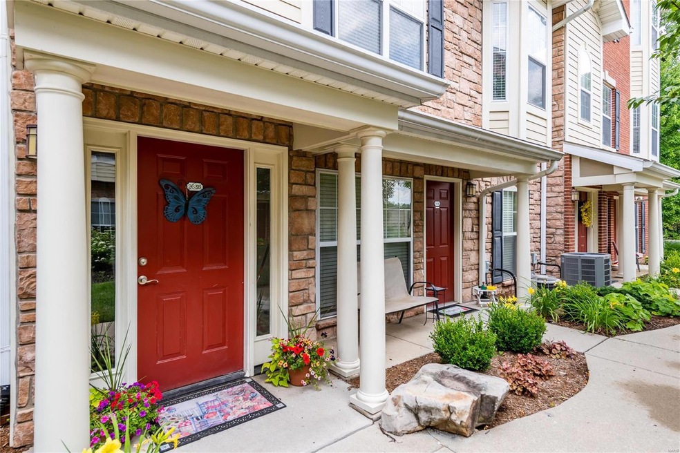 Welcome to 2638 McKnight Crossing Ct!