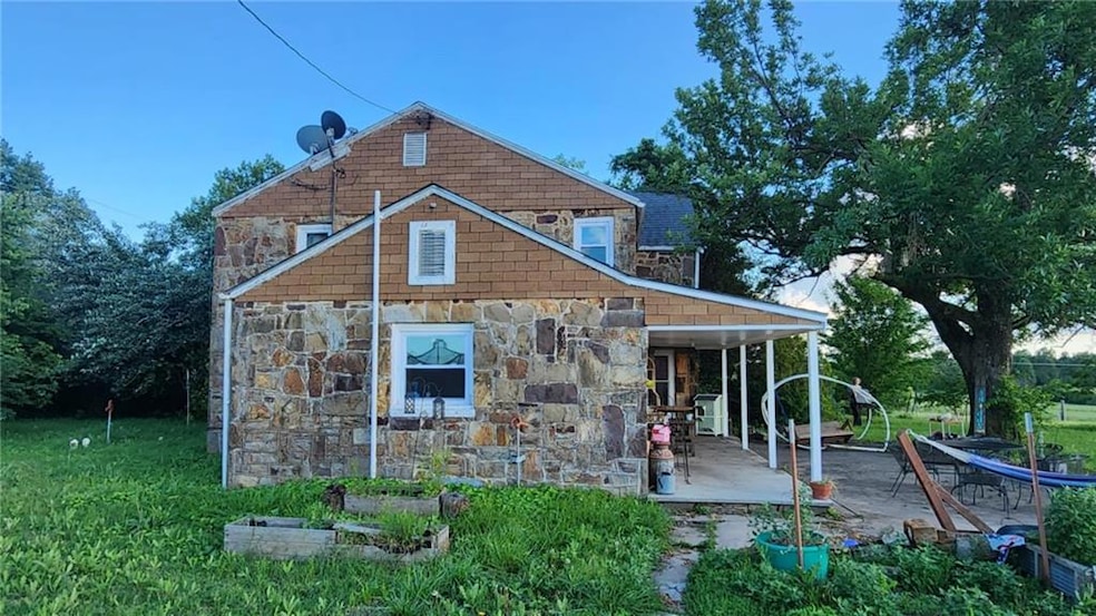 2357 160, Columbus, KS 66725 - photo 1