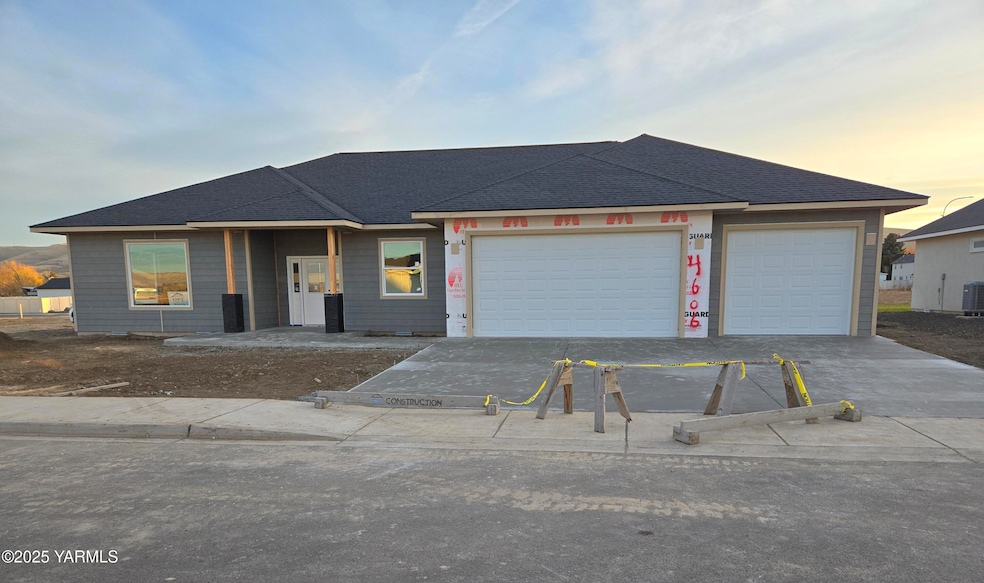 4606 W Larch Ave, Yakima, WA 98903 - photo 1