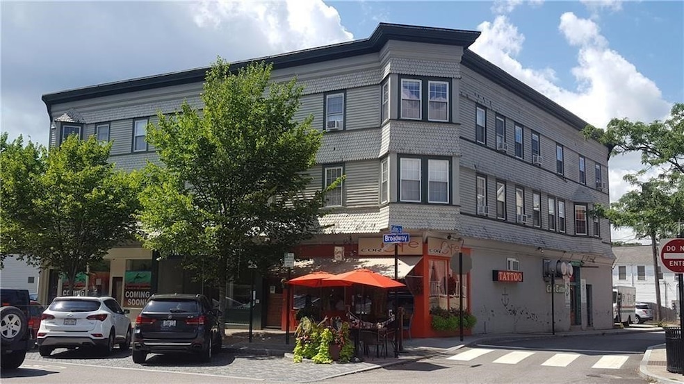 102 Broadway unit 2B, Newport, RI 02840 - photo 1