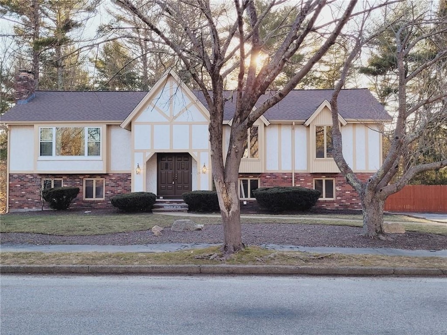 24 W View Dr, Coventry, RI 02816 - photo 1