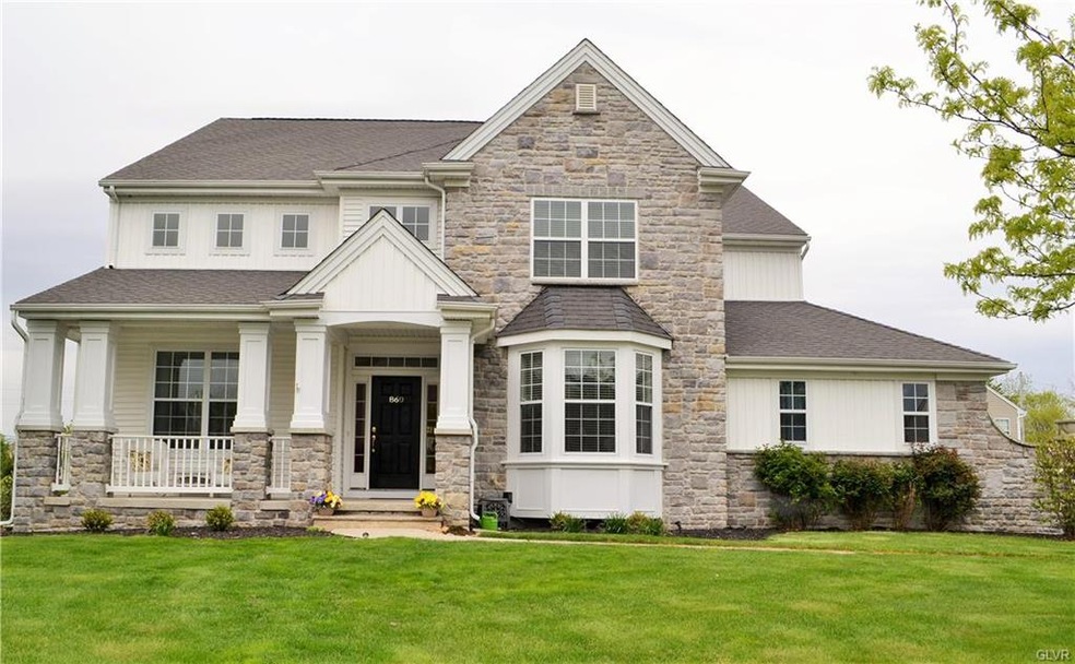 860 Garden Ct, Easton, PA 18040 - photo 1