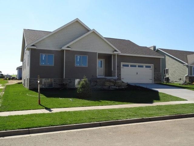 810 Ashworth Dr, Oregon, WI 53575 - photo 1