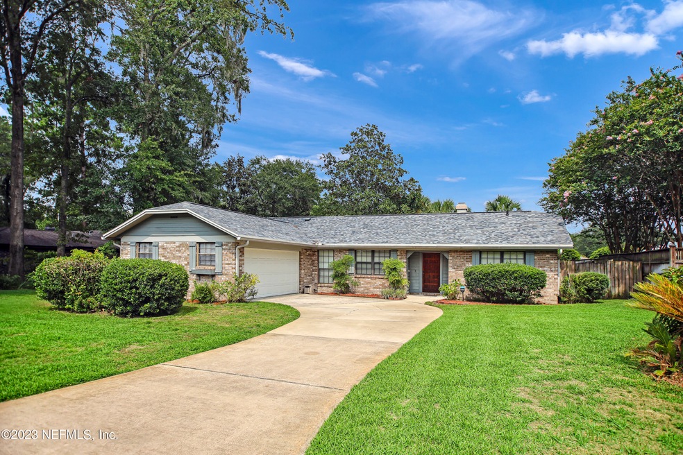 5319 Secluded Oaks Ln, Jacksonville, FL 32210 - photo 1