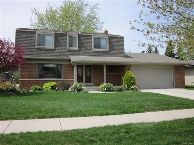 Welcome Home to 40043 Aynesley in Clinton Twp!
