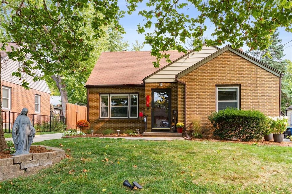 1329 Merle Hay Rd, Des Moines, IA 50311 - photo 1