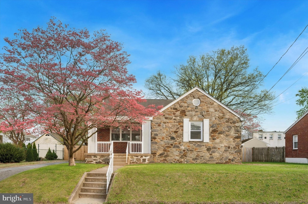 327 Seneca St, Essington, PA 19029 - photo 1