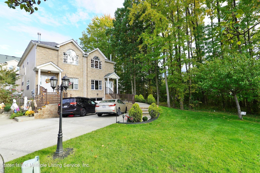 53 Foothill Ct, Staten Island, NY 10309 - photo 1