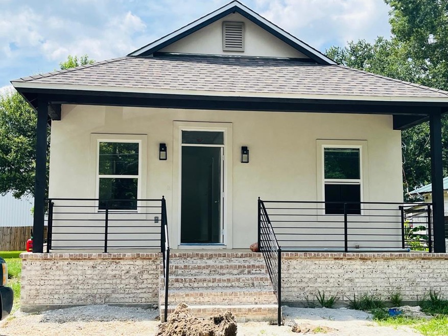 214 S Haugh Ave, Picayune, MS 39466 - photo 1