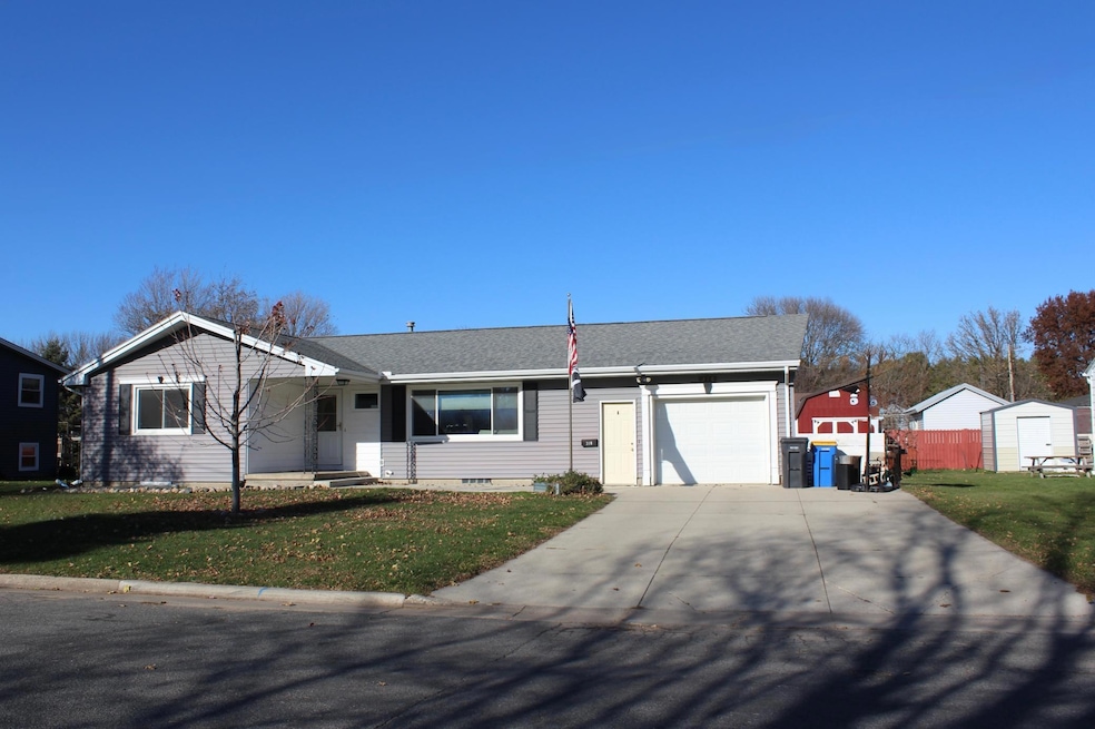 318 4th St NW, Blooming Prairie, MN 55917 - photo 1