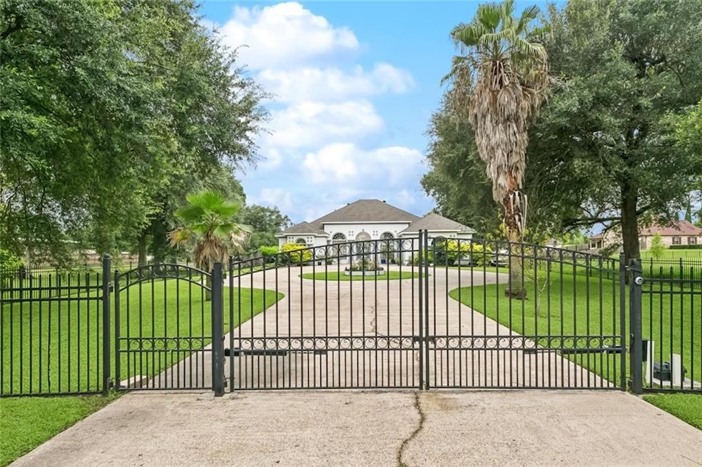 104 S Kenner Ave, Westwego, LA 70094 - photo 1