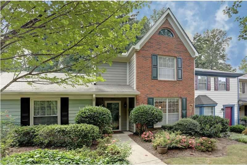 Exterior Front. Immaculate Townhome near Downtown 