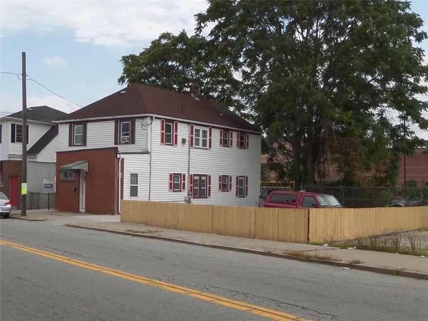 636 Hartford Ave, Providence, RI 02909 - photo 1