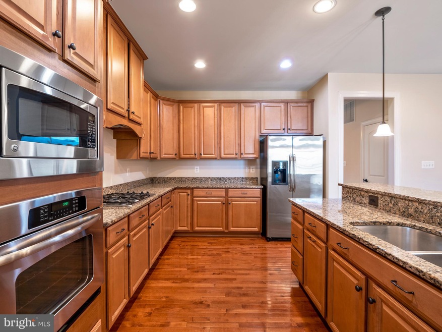 42532 Pine Forest Dr, Chantilly, VA 20152 - photo 1