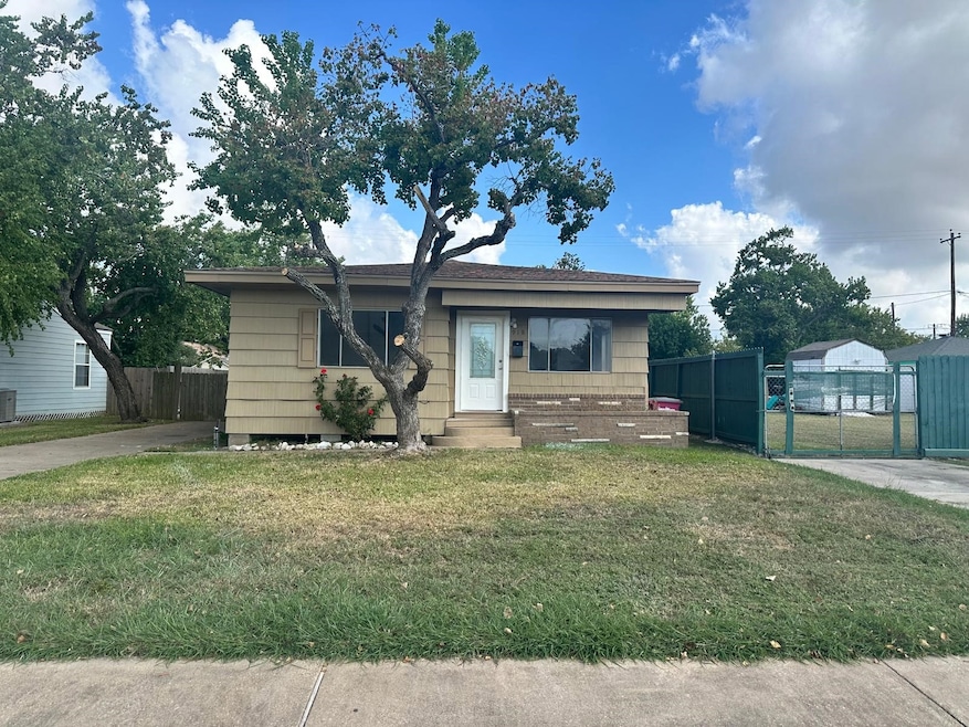 918 W 5th St unit 1, Freeport, TX 77541 - photo 1