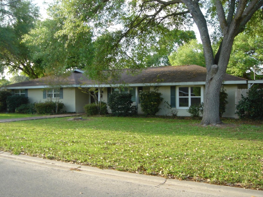 1920 W Ash Ave, Eunice, LA 70535 - photo 1