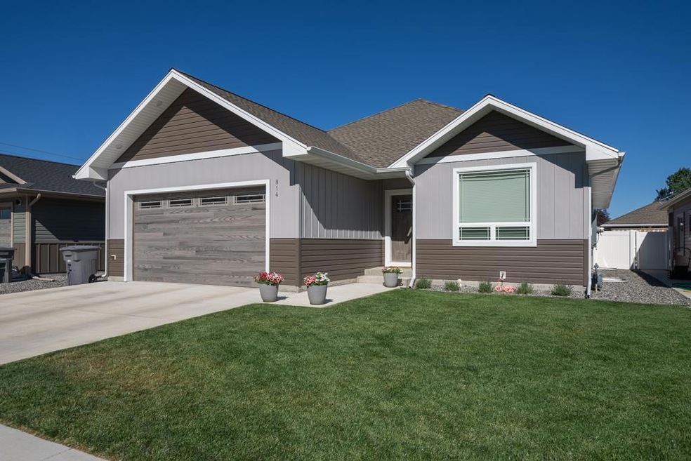 814 Duesenberg Ct, Cody, WY 82414 - photo 1