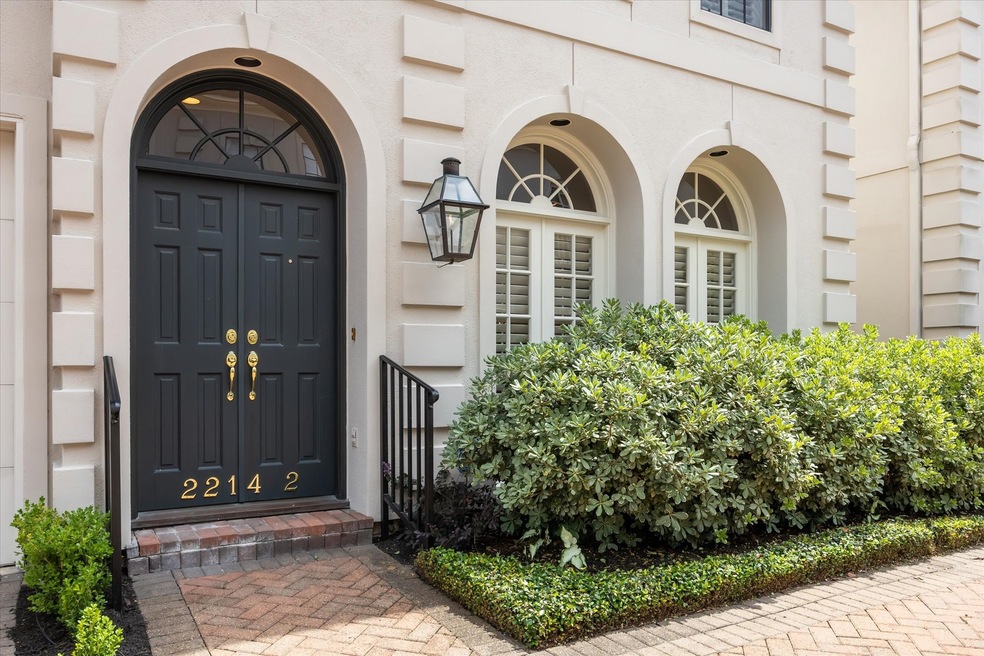 Designed by Lucian Hood and built by William Carl,