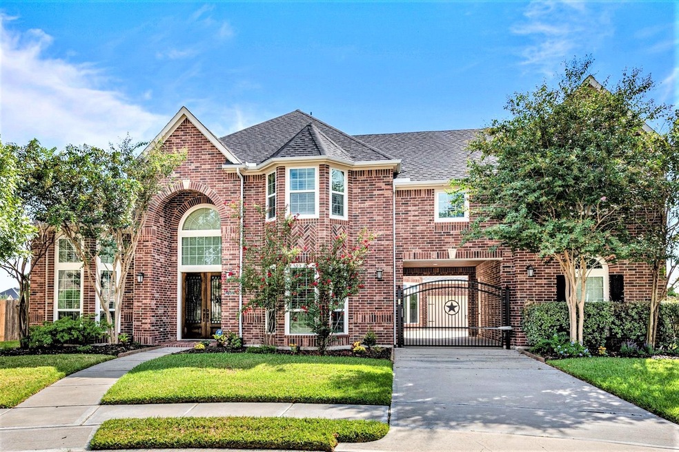 Welcome to 27802 Warren Park Drive in the prestigious community of Firethorne.