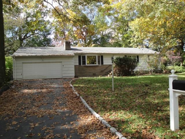 10 Evergreen Ln, Trumbull, CT 06611 - photo 1