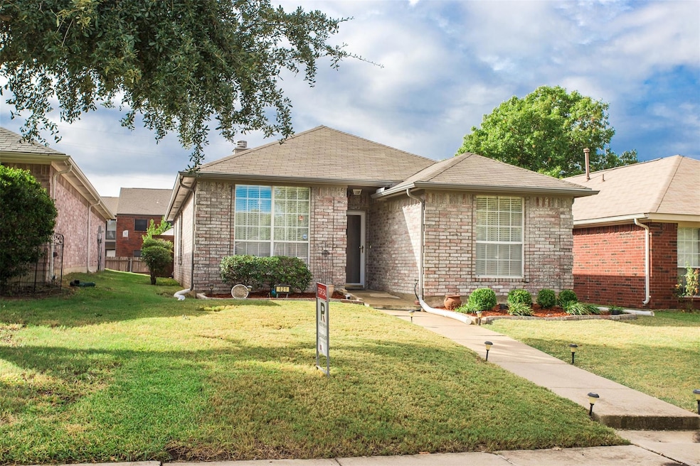 421 Fleming St, Wylie, TX 75098 - photo 1