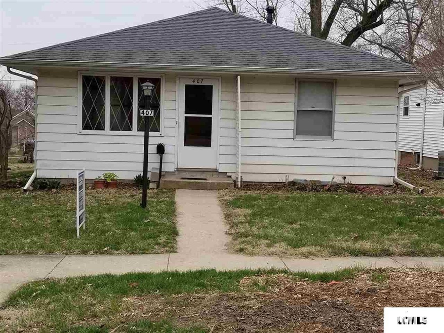 407 Willard Ave, Lincoln, IL 62656 - photo 1