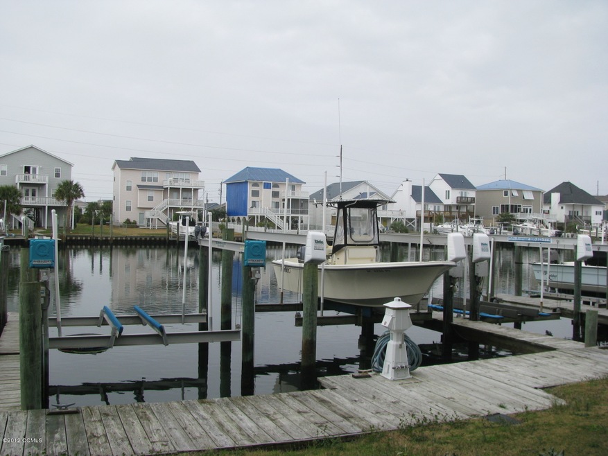 BOAT SLIP W/ LIFT VIEW