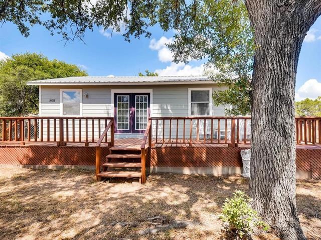 Cutest little lake bungalow is big on the inside.