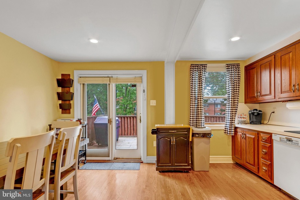 1162 Brookwood Ln, Glenolden, PA 19036 - photo 1