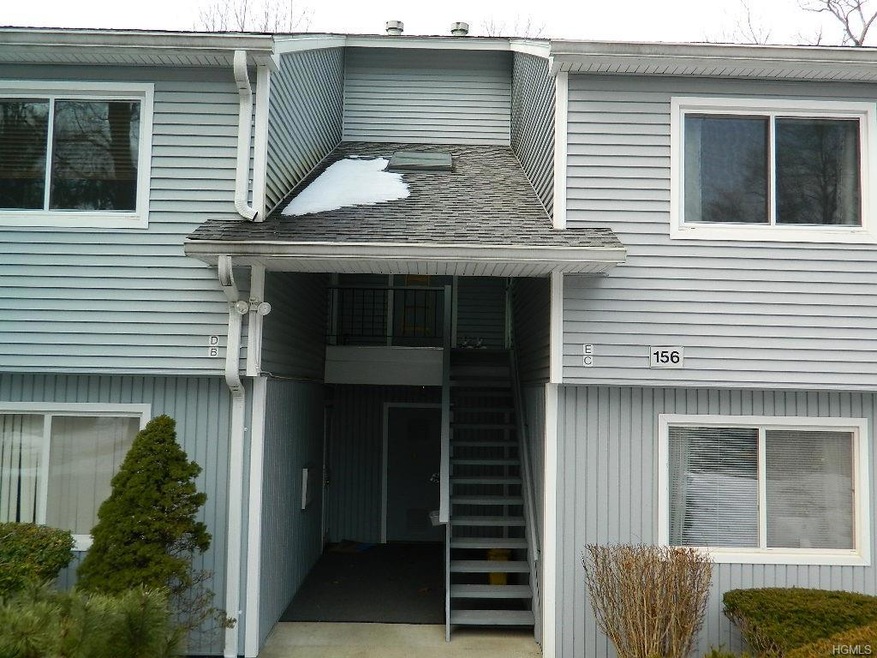 156 Carriage Ct unit E, Yorktown Heights, NY 10598 - photo 1