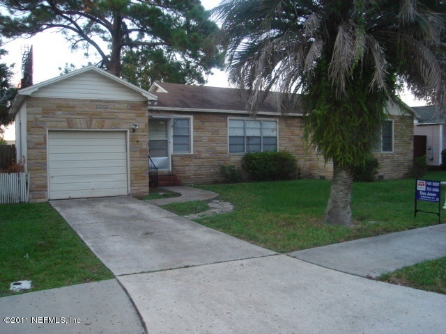 5135 Astral St, Jacksonville, FL 32205 - photo 1