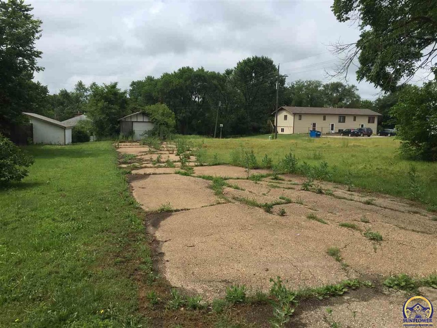 120 E 8th St, Auburn, KS 66402 - photo 1