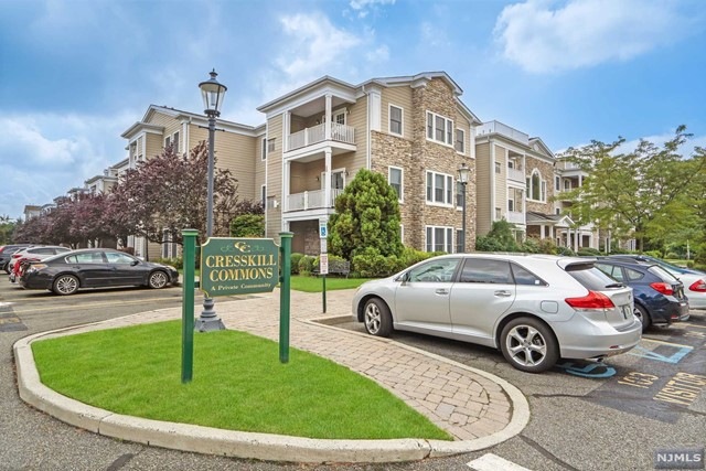 Cresskill Commons unit 116, Cresskill, NJ 07626 - photo 1