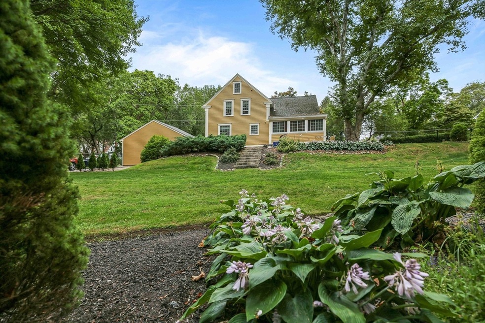 105 Greene St, Hopedale, MA 01747 - photo 1