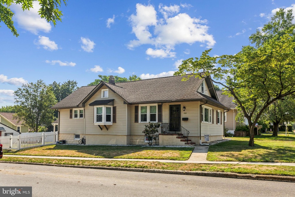 233 Cedarcroft Ave, Audubon, NJ 08106 - photo 1