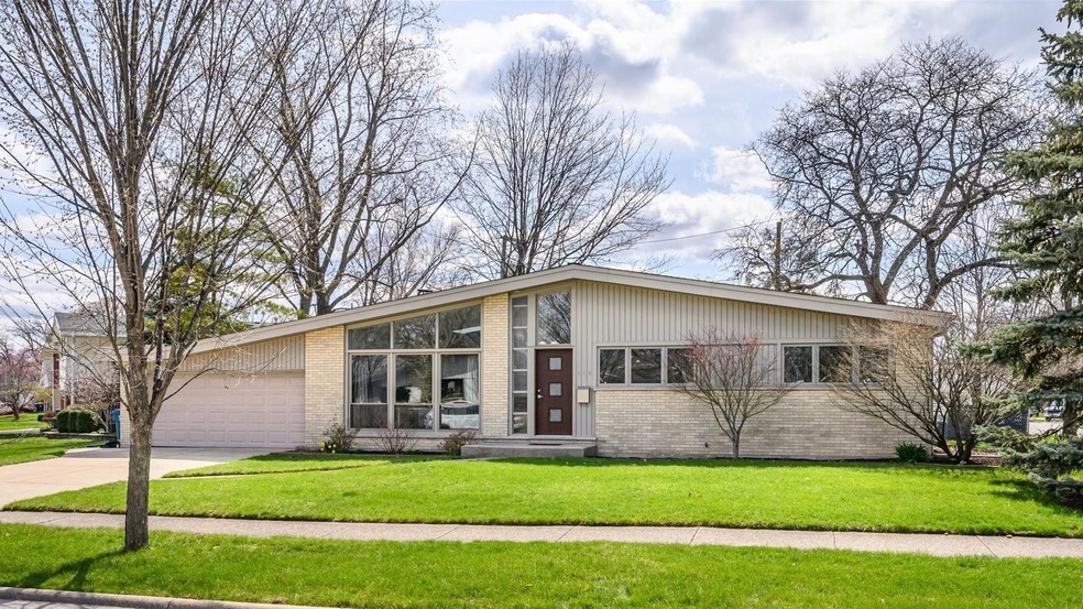 150 S Fairlane Ave, Elmhurst, IL 60126 - photo 1