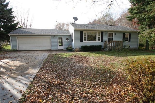 1811 W Happy Hollow Rd, Janesville, WI 53546 - photo 1